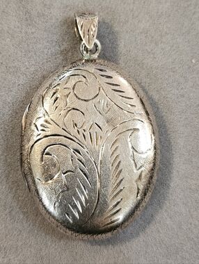 Vintage Engraved Sterling Silver Oval Locket Pendant - Classic Floral Scroll